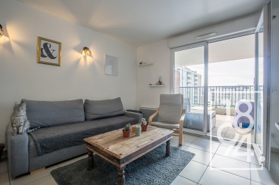 Appartement T4 avec terrasse dans résidence sécurisée récente, avec double stationnement