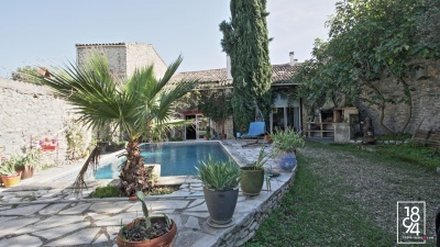 CRESPIAN - Maison de 205 m² avec Appartement et Piscine