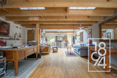 Loft traversant de type 3/4 d'environ 90 m² avec terrasse de 23 m²