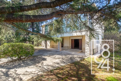 Belle propriété de 167m2 avec 700m2 Terrain proche centre-ville
