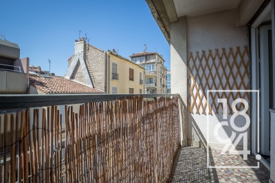Appartement Traversant avec Balcon et Loggia Type 3 secteur Prado-Perrier