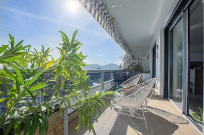 Appartement À Vendre T3/4 de 120m2 avec terrasses, garage double et caves