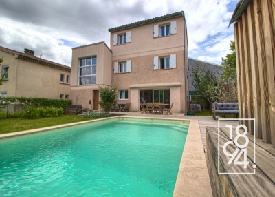 Maison 176², 7 chambres, garage et piscine à Manosque
