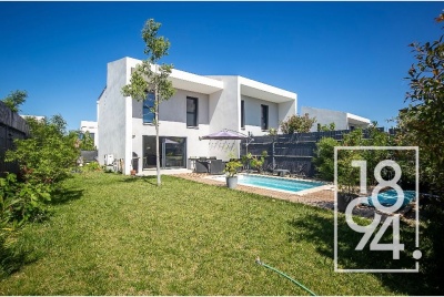 Maison 3 chambres, avec garage, piscine et jardin au Puy St Réparade.