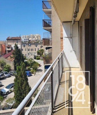 Appartement à rénover, 3 chambres, balcon, secteur longchamp.