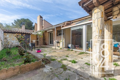 MAISON MITOYENNE T6 118M2 GARAGE 14M2 SECTEUR PINCHINADES 13127 VITROLLES