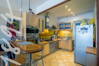 Retour à la vente ! Maison de ville de 116m2 avec jardin et garage au coeur de Salon de Provence.