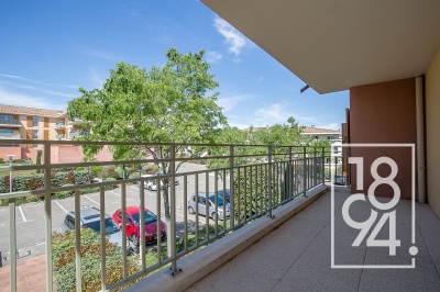 Appartement T3 de 57m² balcon 2 stationnements à la Duranne haute