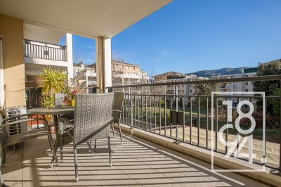 Appartement À Vendre T4 de 85m2 avec terrasse et place de parking