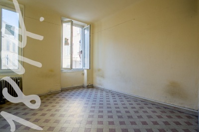 COUP DE FUSIL ! APPARTEMENT TYPE 3 52M2 TRAVERSANT ANCIEN AVEC TRAVAUX QUARTIER NOAILLES 13001