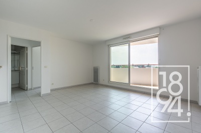 Appartement T2 avec balcon  et parking en sous sol dans résidence de standing à Pelissanne