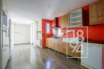 Maison de village de 87m2 avec garage de 65m2 et cave à La Fare les Oliviers 