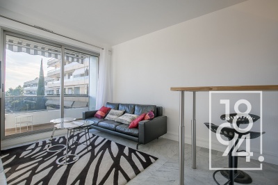 Appartement À Louer meublé T1/2 de 37m2 avec terrasse Résidence La Cadenelle