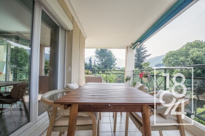 T4 rénové avec terrasse de 24 m² – Vue dégagée – Calme absolu