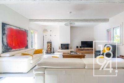 Maison de 202 m² avec T2 indépendant à Saint Cannat