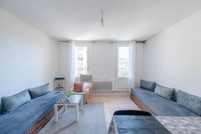 A VENDRE T3 LA PAULINE AVEC CAVE ET DEUX STATIONNEMENTS
