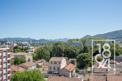 INVESTISSEURS ! STUDIO REFAIT A NEUF LOUÉ DERNIER ÉTAGE ASCENSEUR LA CAPELETTE 13010