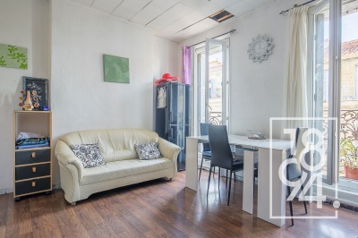 Appartement 41m2 au 5ème sans ascenseur Joliette .