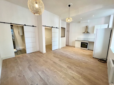Appartement T2 de 36m2 entièrement rénové au calme  dans une petite copropriété bien entretenue à proximité de la fac de médecine 13005 Marseille
