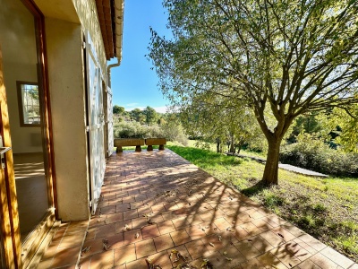 Villa T3 de 77m2  de plain-pied sur une parcelle de 1600m2 au calme à Eoures