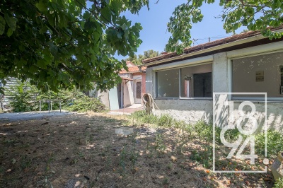 MAISON 85 M2 BOX TERRAIN DE 371 M2 CALME