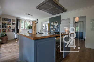COUP DE COEUR ! APPARTEMENT RENOVE TYPE 3/4 80M2 BALCON VUE COLLINES PARKING - SAINT TRONC 13010