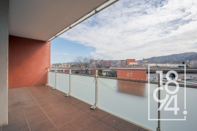 Appartement 3 pièces de 70m2, terrasse, ascenseur.