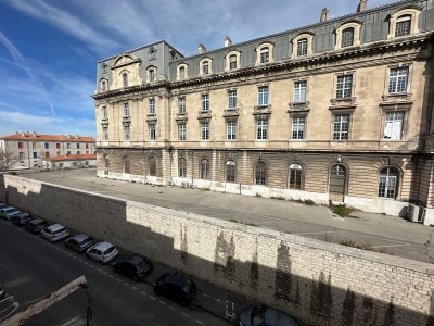 Appartement À Vendre T2 de 35m2, dans une rue calme, Secteur de la Belle de Mai  à 10min à pieds de l'université et de la gare.