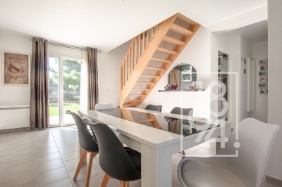 Villa de 112m2 sur terrain piscinable de 922m2 à Pélissanne