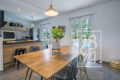 Villa de 81m2 sur terrain clos de 225m2 avec piscine dans quartier résidentiel calme et recherché à Pélissanne.