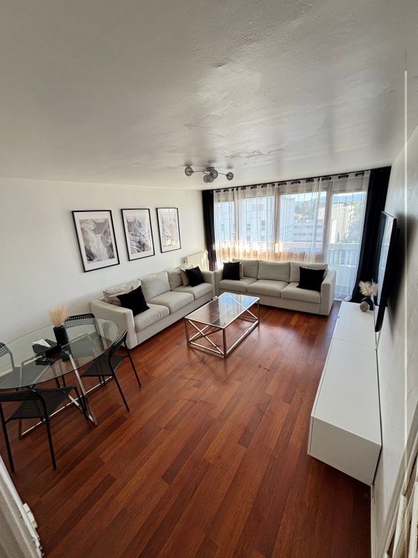 Appartement dernier étage avec balcon