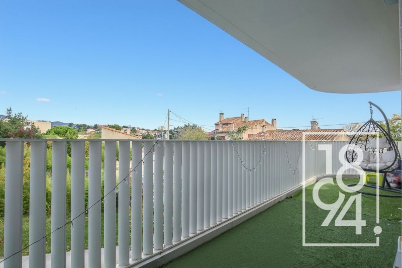 Très bel appartement de type 3 avec terrasse à proximité des facultés.