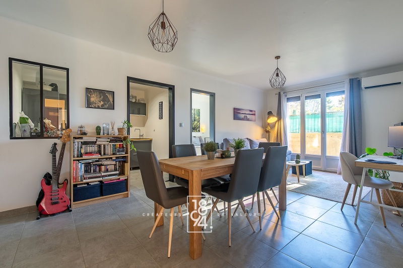 APPARTEMENT T2 TERRASSE PARKING LIBRE