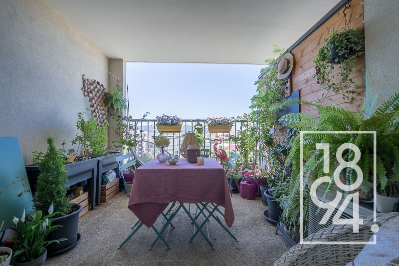 Appartement de type 3 de 60 m² en 6 ème étage avec ascenseur ,terrasse et places de parking