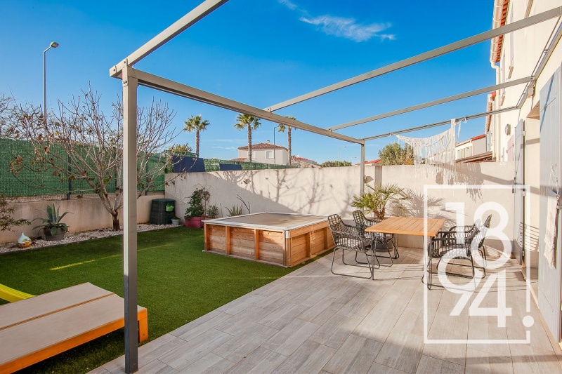 Jolie Maison Familiale T4 de 67m2 et 13m2 de garage sur un terrain de 186m2., jardin, piscine