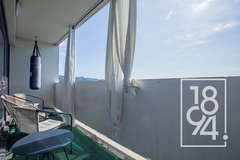 Appartement T3 70 m² avec balcon et vue dégagée