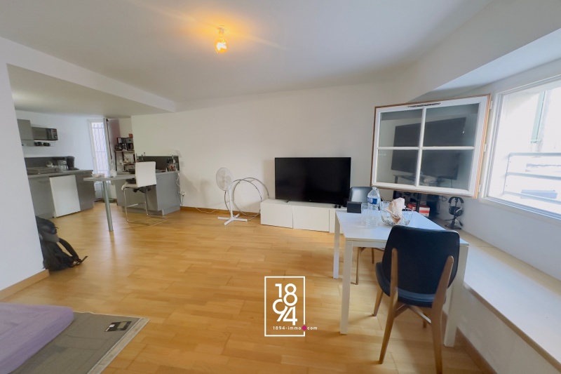 Nîmes - Studio de 36 m2 au centre ville