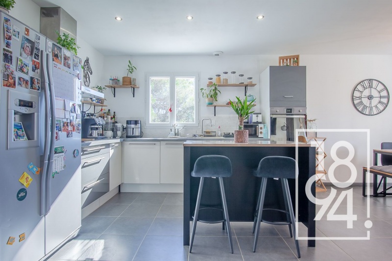 Maison 75m² 2 chambres, garage et jardin à Lauris