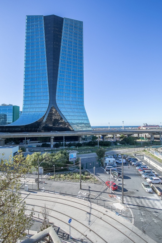 A VENDRE T 2 DERNIER ETAGE SECTEUR JOLIETTE VUE MER