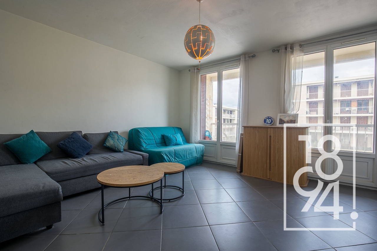 Appartement T3 traversant avec balcon et loggia au coeur de Sainte-Anne