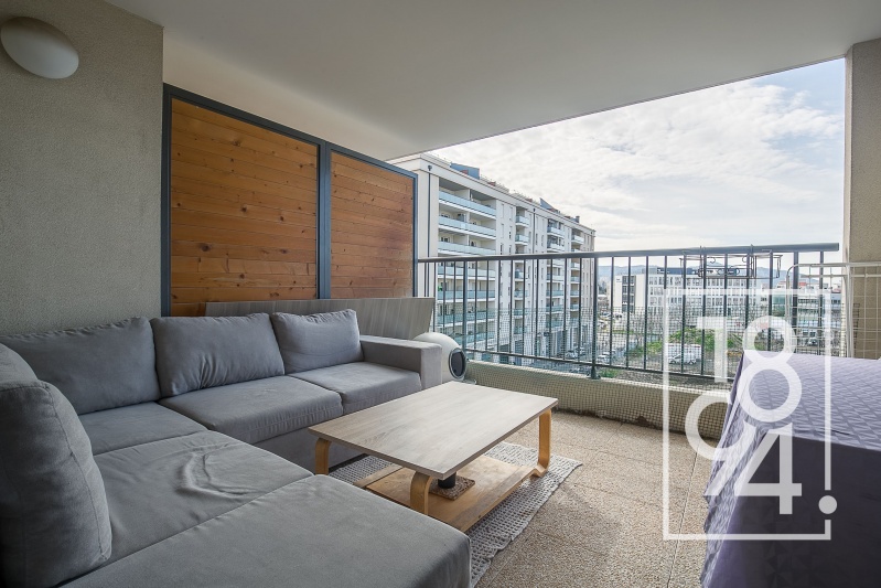 Appartement T4 avec terrasse dans résidence sécurisée récente, avec double stationnement