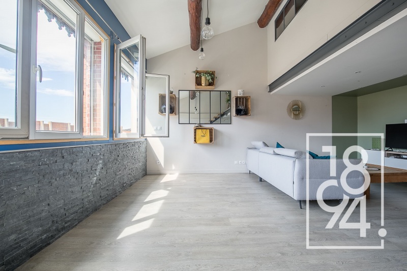 Superbe T3 en Duplex Penthouse Estaque de 76m2 Vue Mer