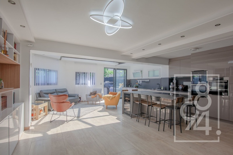 Maison familiale avec piscine – Saint-Tronc (Marseille 10e)