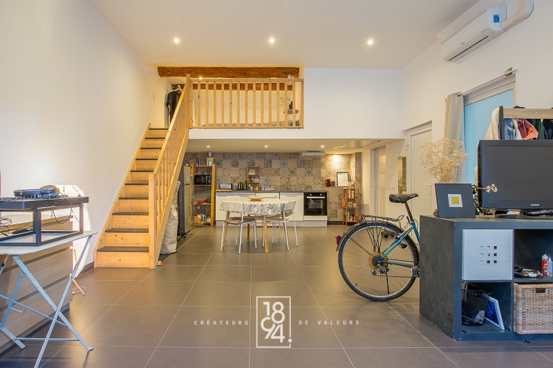 Très bel appartement de type 2 entièrement rénové à la Vieille Chapelle.