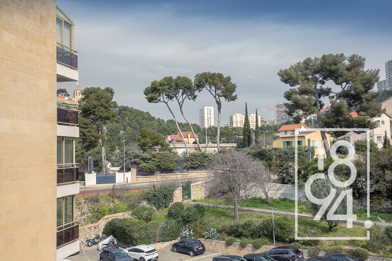 Appartement de type 4 de 83 m² en étage avec ascenseur ,parking et terrasse.