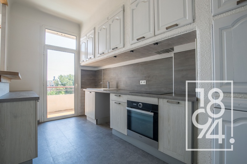 T5 - quartier Saint Pierre - balcon - traversant