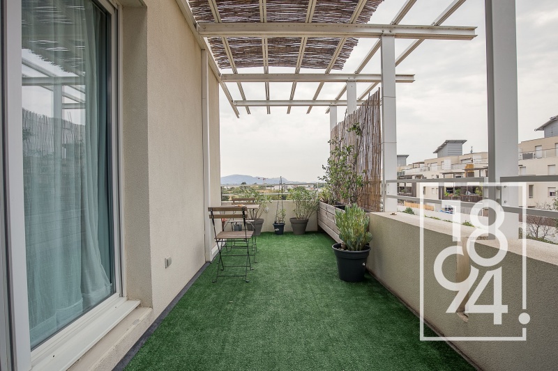 APPARTEMENT T2 TERRASSE ET BOX