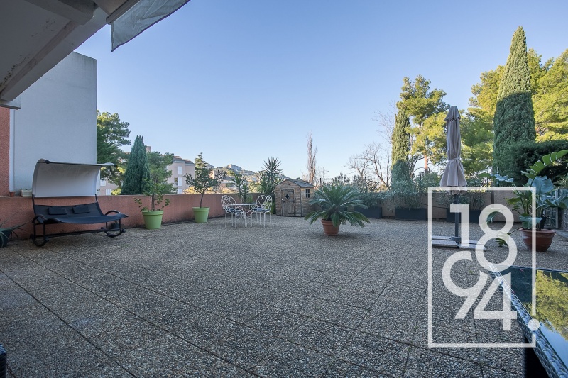 T4/5 DE 100 M2 AVEC 113 M2 DE TERRASSE - RESIDENCE ROCHEBELLE