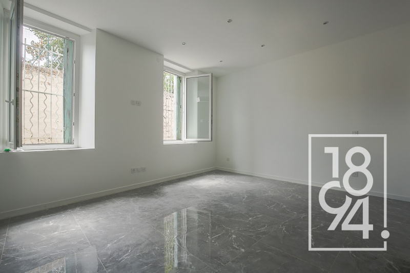 T1/2 29 M2 rue levat +12 m2