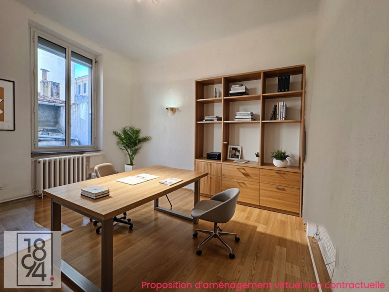 Appartement/ Bureaux À Vendre T6 d'environ 136m2 avec cave Secteur Préfecture / Palais de Justice